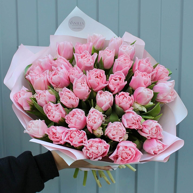 Нежные пионовидные розовые тюльпаны 39 штук
