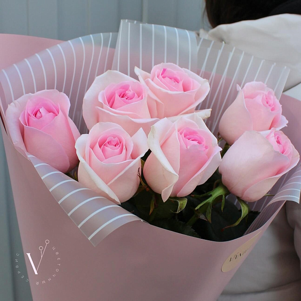 Букет из 7 розовых роз 60 см