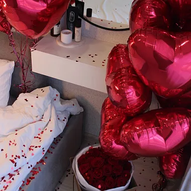 Фольгированные шары : На фото Набор из двух связок красных сердец Фольгированные шары : Набор из двух связок красных сердец