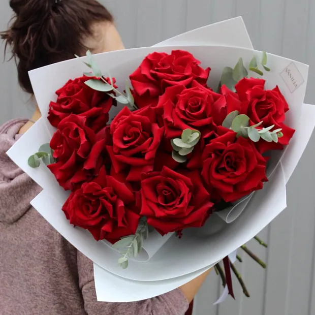 Букет из красных импортных роз 9 шт