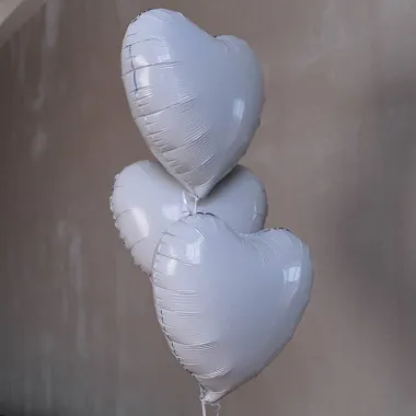 Набор из 3х белых шаров сердец - изображение 2