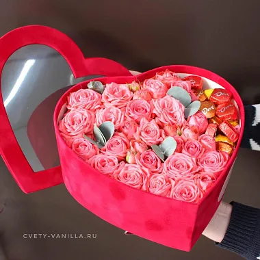 Бархатная коробка с кустовыми розами - изображение 2