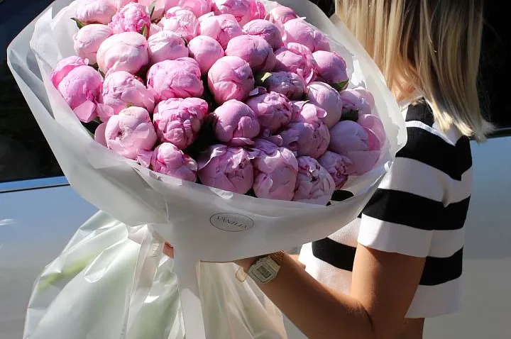 Как выбрать букет из пионов? Как сохранить купленный букет?