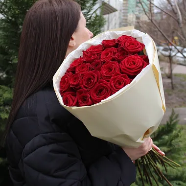 Букеты  цветов с доставкой - На фото Букет из 19 красных роз - изображение 2 Букет из 19 красных роз - изображение 2