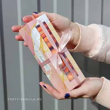 Подарки на 14 февраля: Набор из 5 макарун в упаковке