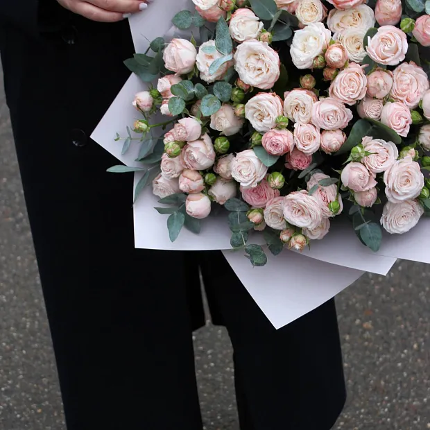 Букет из розы Бомбастик "Нежный оттенок"