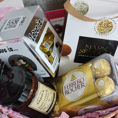 Подарочная корзина: Сладкая корзинка