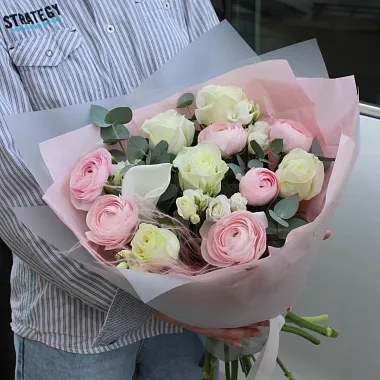 Букет ранункулюсов: Букет микс с ранункулюсами