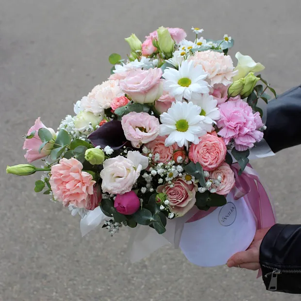 композиция во флористической губке