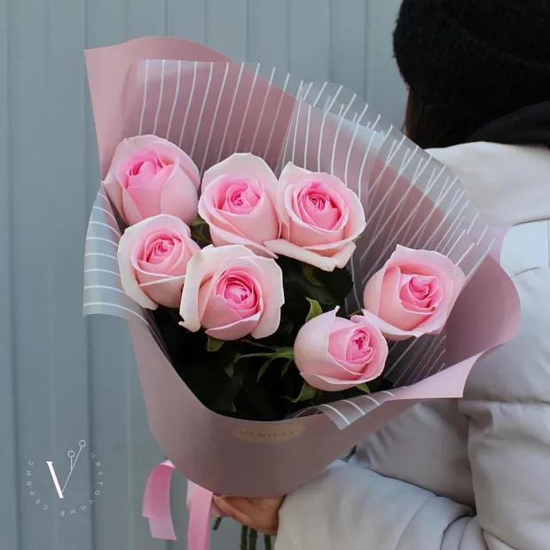 Букет из 7 розовых роз 60 см