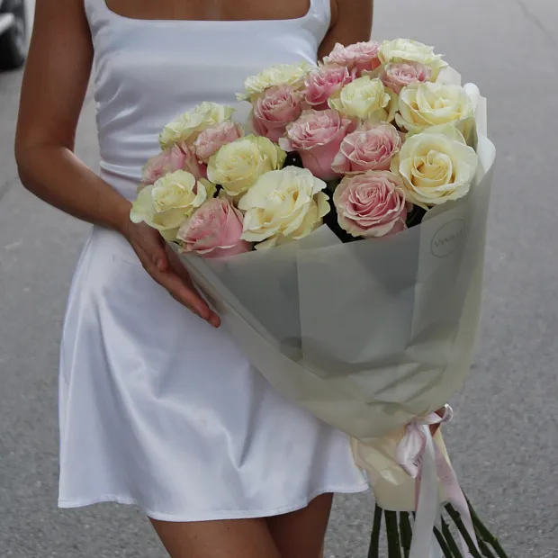 Букет микс роз Мондиаль 80 см