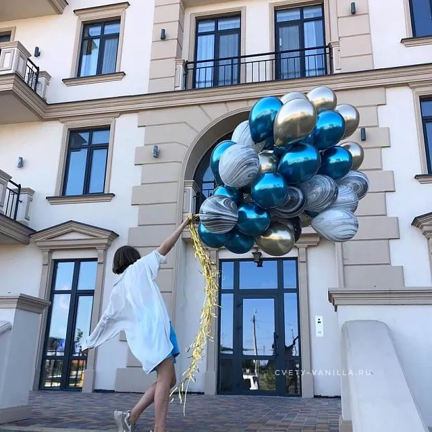Связка стильных шаров