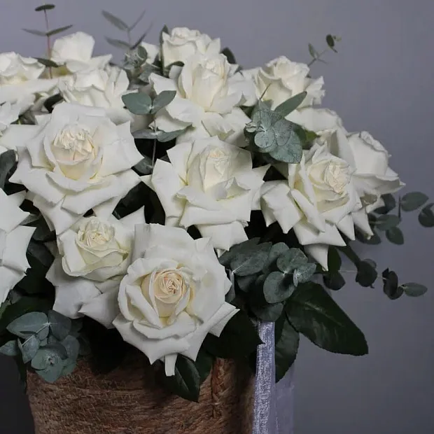 Букет в корзине "Нежная Роскошь"