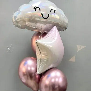 Воздушные шары - На фото Связка шаров с облачком - изображение 2 Связка шаров с облачком - изображение 2