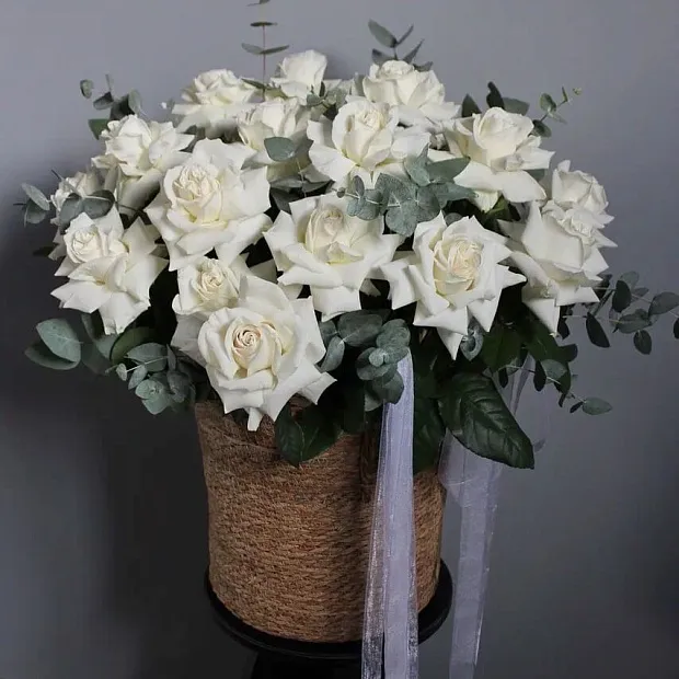 Букет в корзине "Нежная Роскошь"