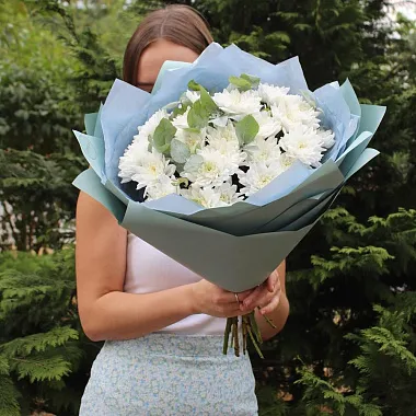 Букеты  цветов с доставкой - Букет из 5 веток белой хризантемы Балтика - изображение 2 Букет из 5 веток белой хризантемы Балтика - изображение 2