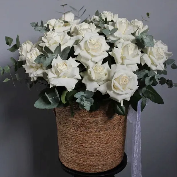 Букет в корзине "Нежная Роскошь"