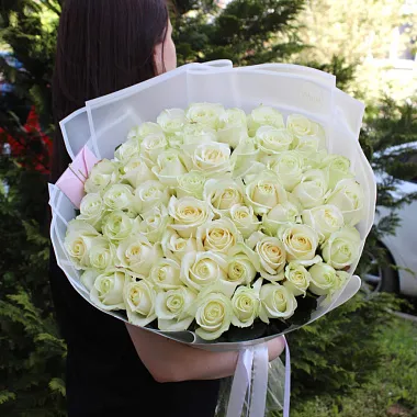 Букеты  цветов с доставкой - На фото 51 роза Аваланж 80 см - изображение 2 51 роза Аваланж 80 см - изображение 2