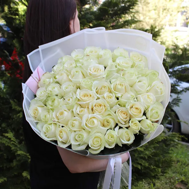 51 роза Аваланж 80 см
