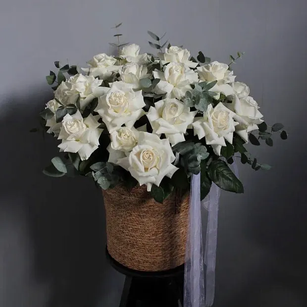 Букет в корзине "Нежная Роскошь"