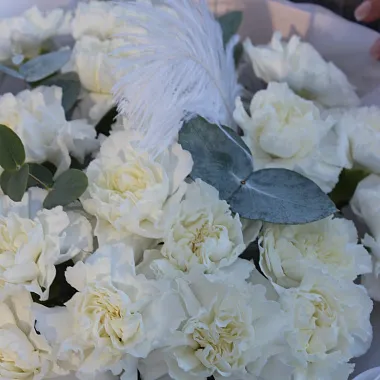 Нежный букет из диантусов LOVE