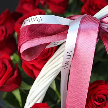 Корзины из роз: Корзина из красных роз Medium