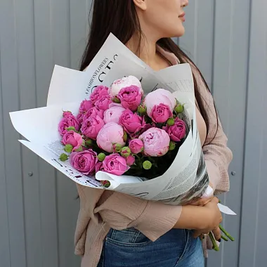 Букеты из малиновых роз - На фото Сборный букет "Expression" - изображение 2 Сборный букет "Expression" - изображение 2