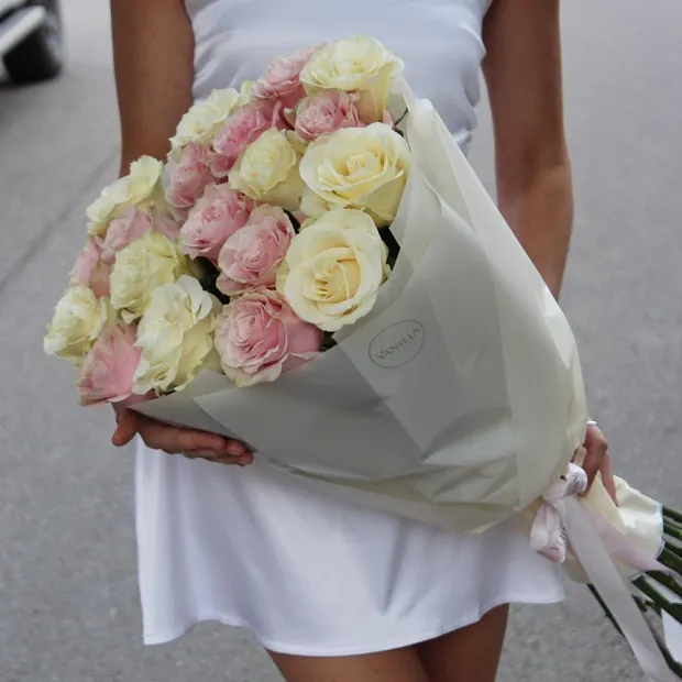 Букет микс роз Мондиаль 80 см