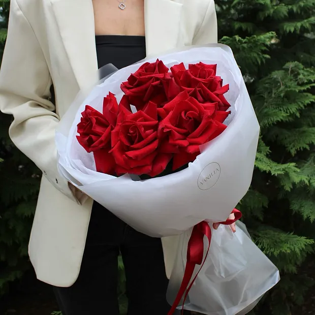 Букет из 5 французских роз Рэд