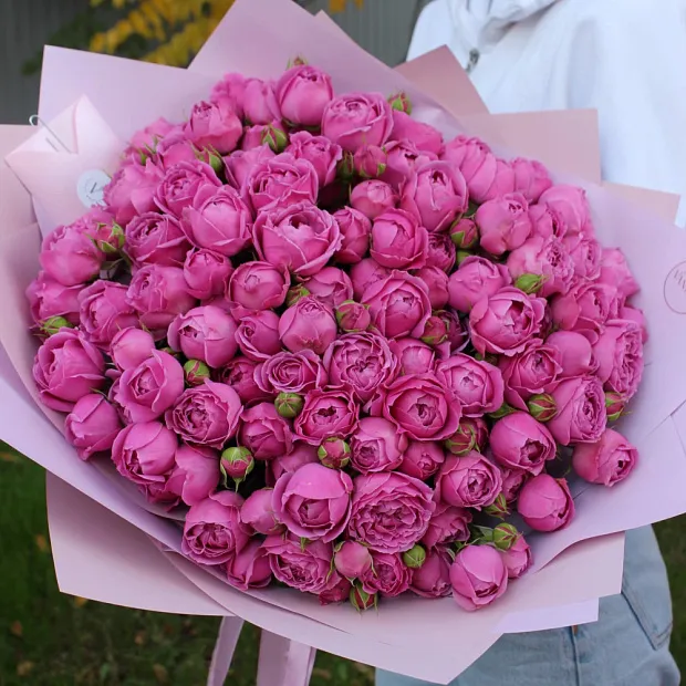 25 кустовых пионовидных роз 50 см