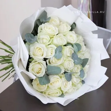 Букет из роз 50 см - На фото 27 роз с эвкалиптом - изображение 2 27 роз с эвкалиптом - изображение 2