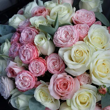 Новинки букетов 2024: Авторский букет Rose Новинки букетов 2024: Авторский букет Rose