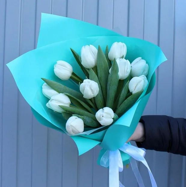 Букет из 11 белых тюльпанов