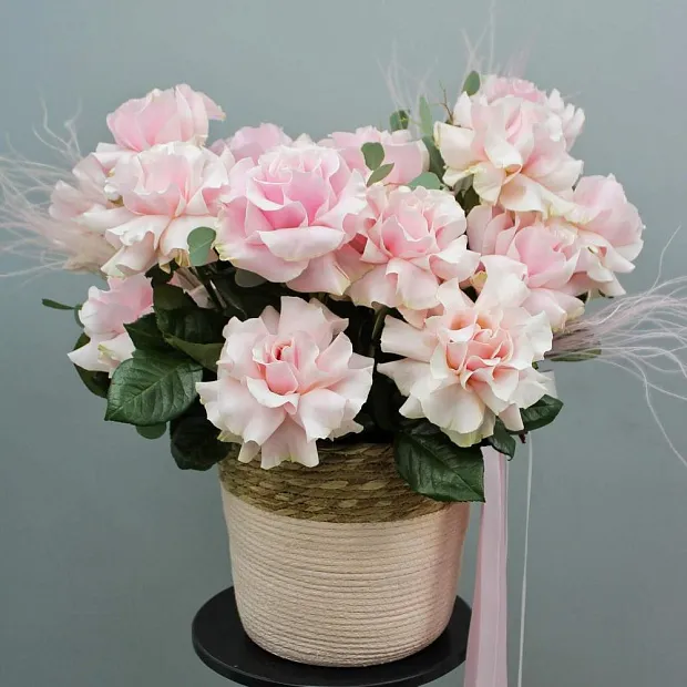 Корзина из 23 роз Pink Mondial