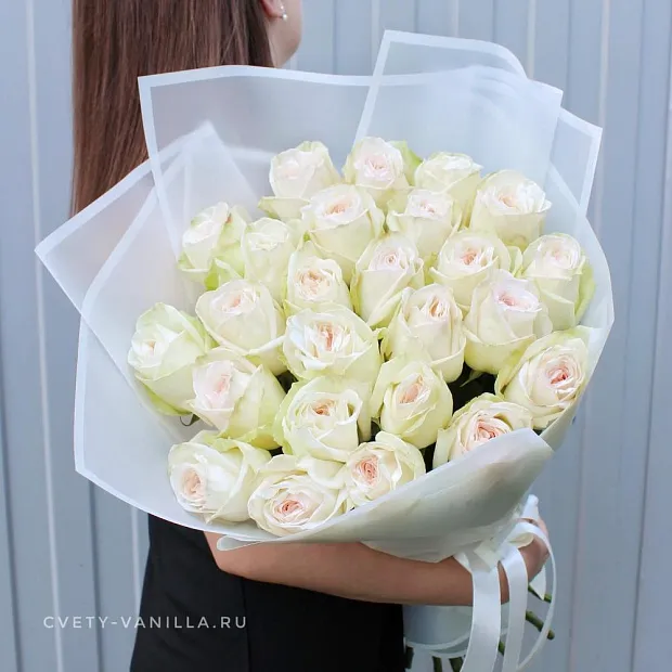 25 нежных роз 50 см