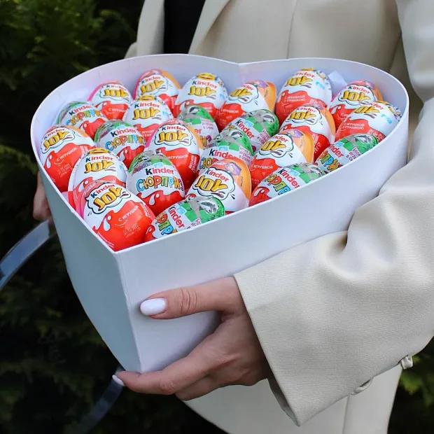 Коробка сердце с Kinder Surprise "XL"