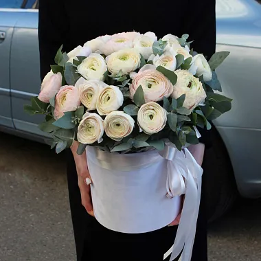 Бархатный бокс с ранункулюсами - изображение 2