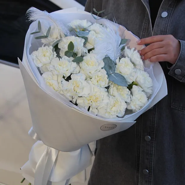 Нежный букет из диантусов LOVE