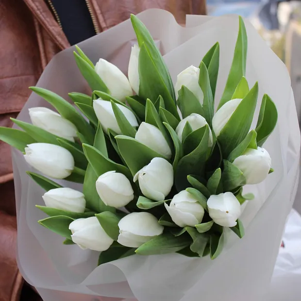 Весенний букет из тюльпанов