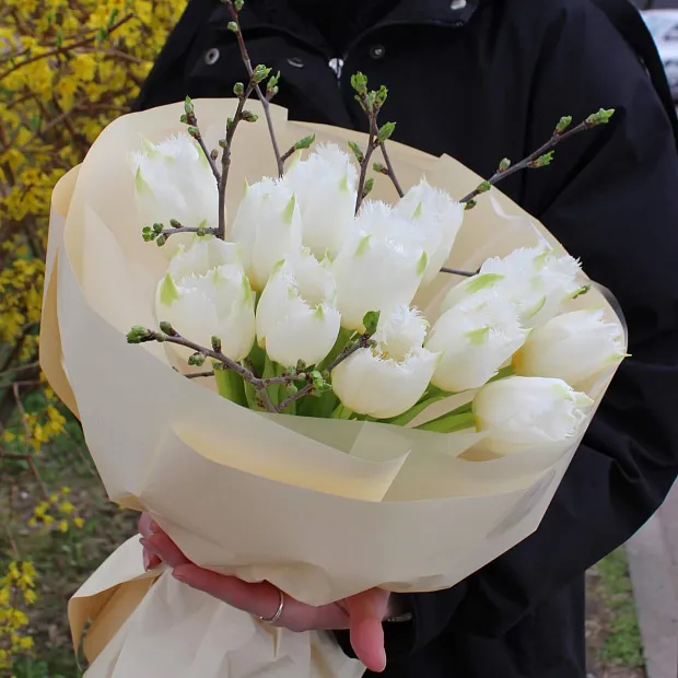 Весенний букет из тюльпанов