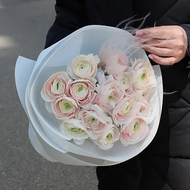 Букет ранункулюсов: Букет с нежными ранункулюсами
