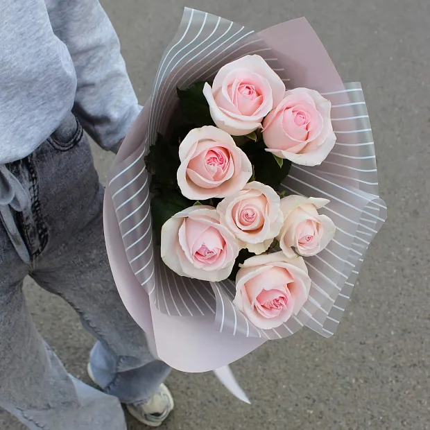 Букет из 7 розовых роз 60 см