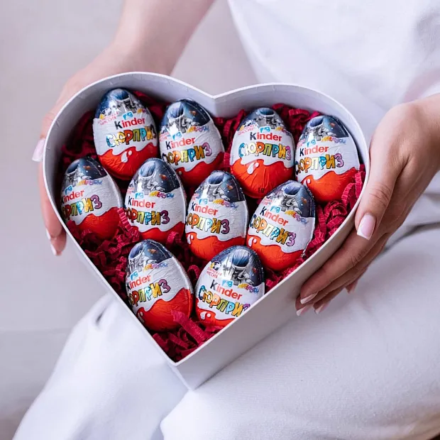 Подарочная коробка с Kinder Surprise "L"