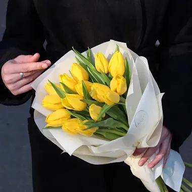 Букет из 15 желтых тюльпанов - изображение 2