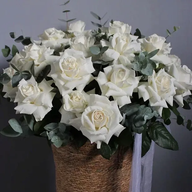 Букет в корзине "Нежная Роскошь"