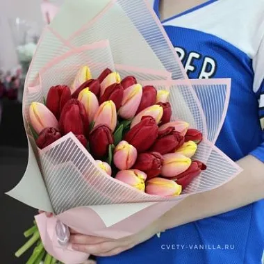 Букеты  цветов с доставкой - Букет из 31 тюльпана микс - изображение 2 Букет из 31 тюльпана микс - изображение 2