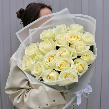 Букеты  цветов с доставкой - На фото Букет из 19 белых роз 60 см - изображение 2 Букет из 19 белых роз 60 см - изображение 2