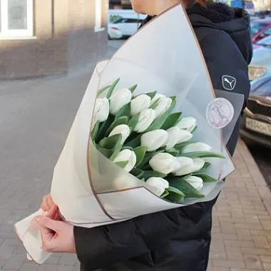Цветы для женщины - Букет из 21 белого тюльпана - изображение 2 Букет из 21 белого тюльпана - изображение 2