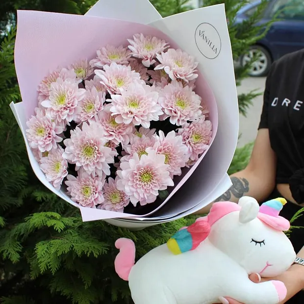 Набор из букета с хризантемой и игрушкой