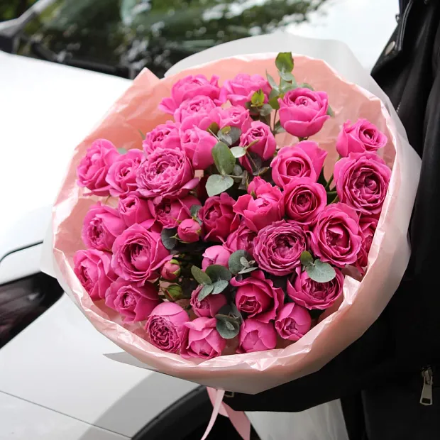 Букет из 15 малиновых роз